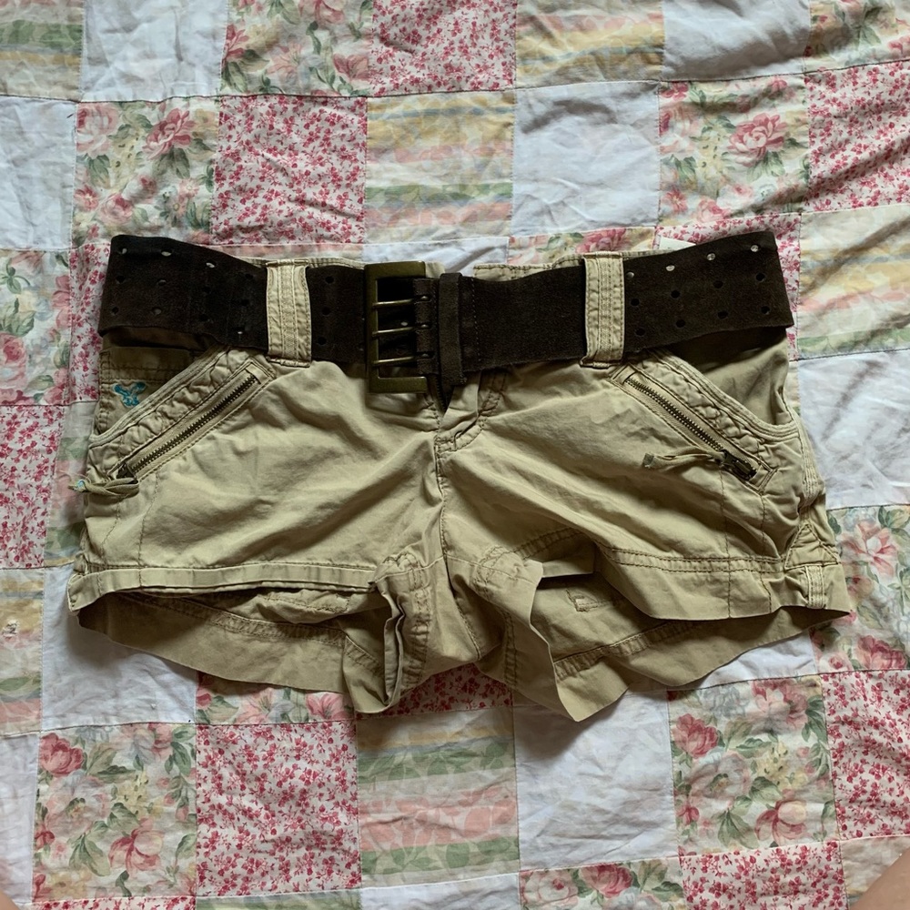 Cargo shorts with belt included